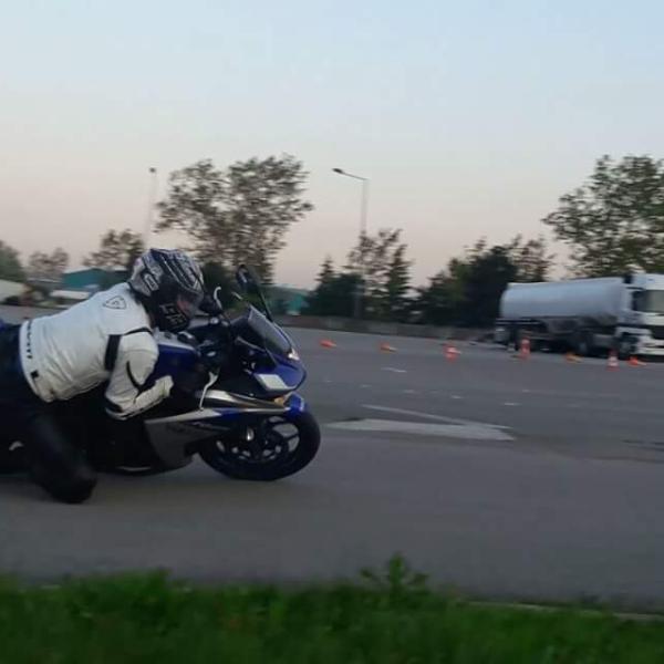 R25 ile Viraj Performansı ve 0-100km